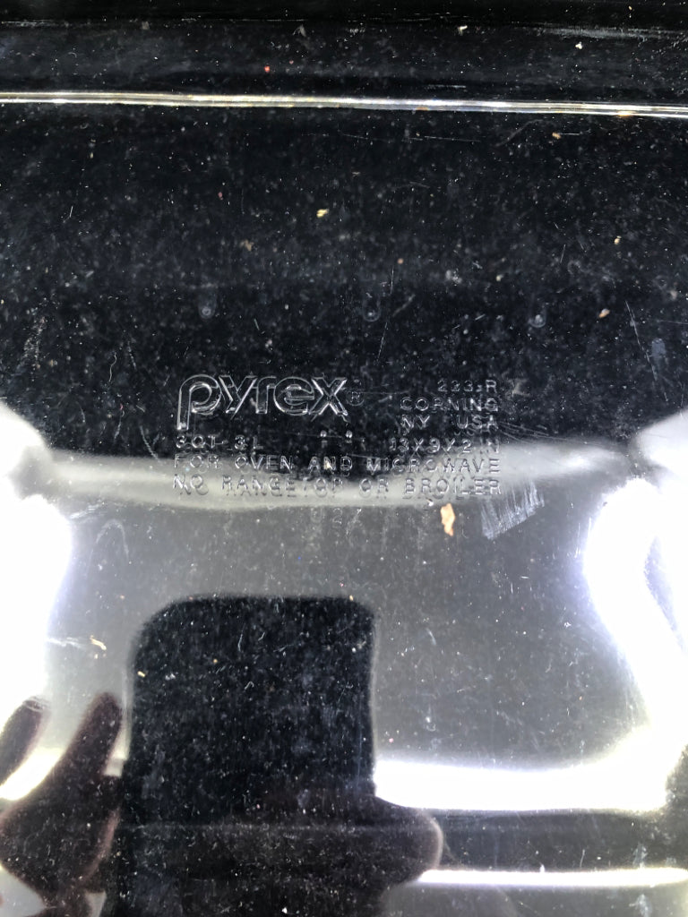 PYREX BAKING DISH.