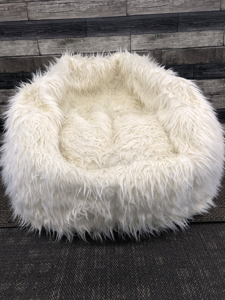 WHITE FUZZY BIG JOE BEAN BAG CHAIR.