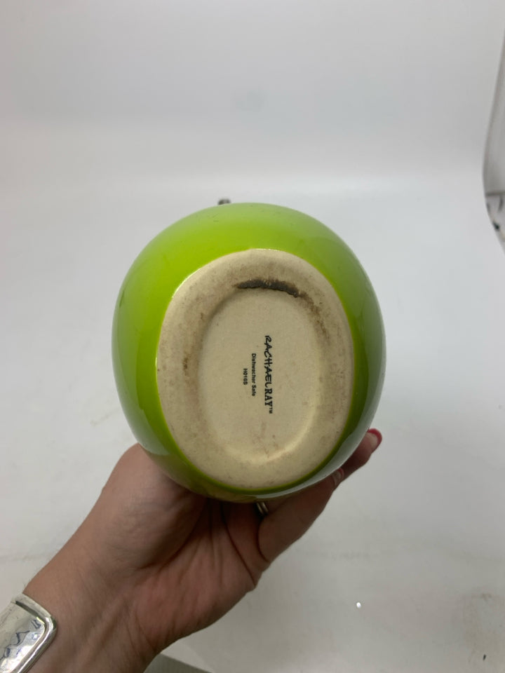 CERAMIC OIL DISPENSER W/ HANDLE.