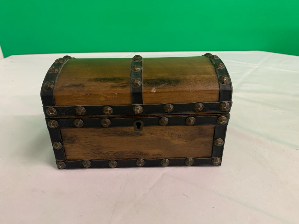 WOOD STUDDED CHEST JEWELRY BOX.