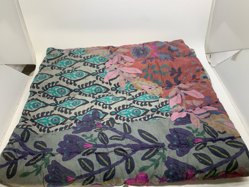 QUILTED FLORAL BODY PILLOW SHAM.