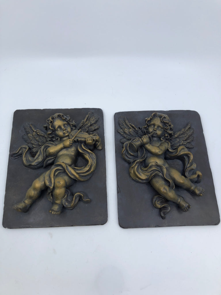 2 HEAVY CHERUBS PLAQUE WALL HANGINGS.