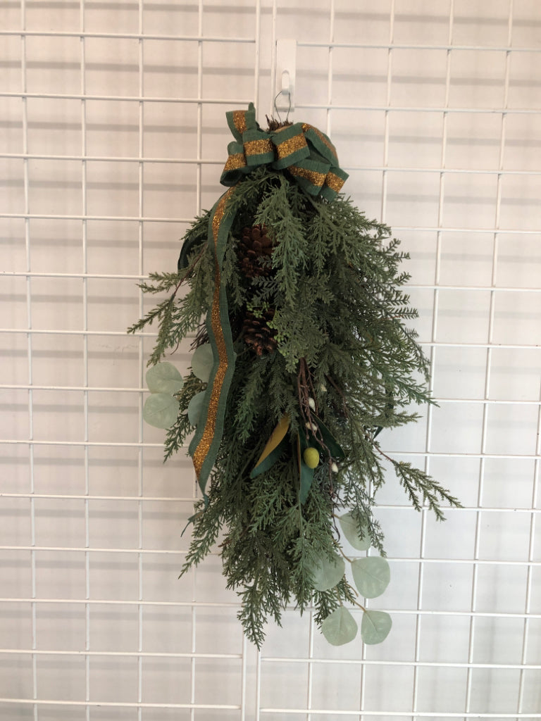 TEARDROP SWAG PINECONES & GREENERY.