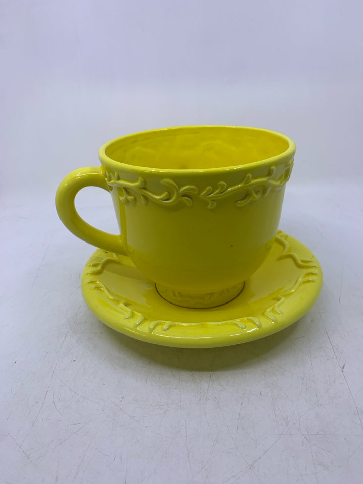 CUP/SAUCER STYLE PLANTER.