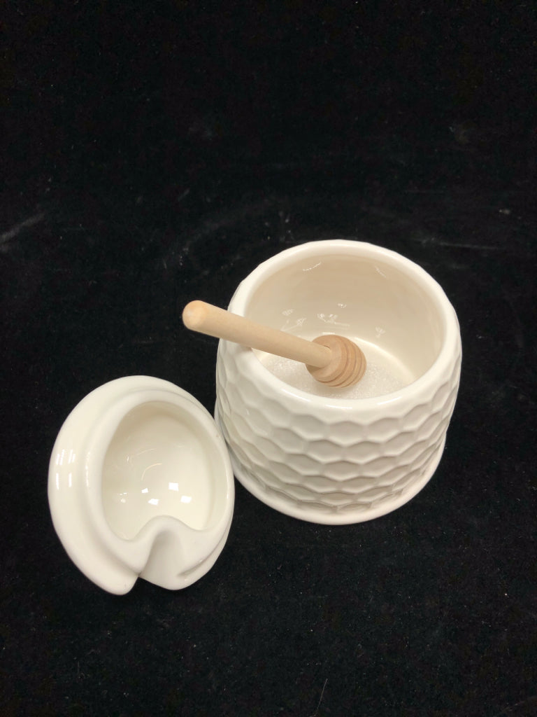 BEE-HIVE SHAPED HONEY JAR W/DIPPER.