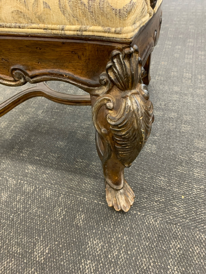 VTG CHIPPENDALE-STYLE CARVED WOOD ARMCHAIR W/CREAM&GOLD UPHOLSTERED SEAT.