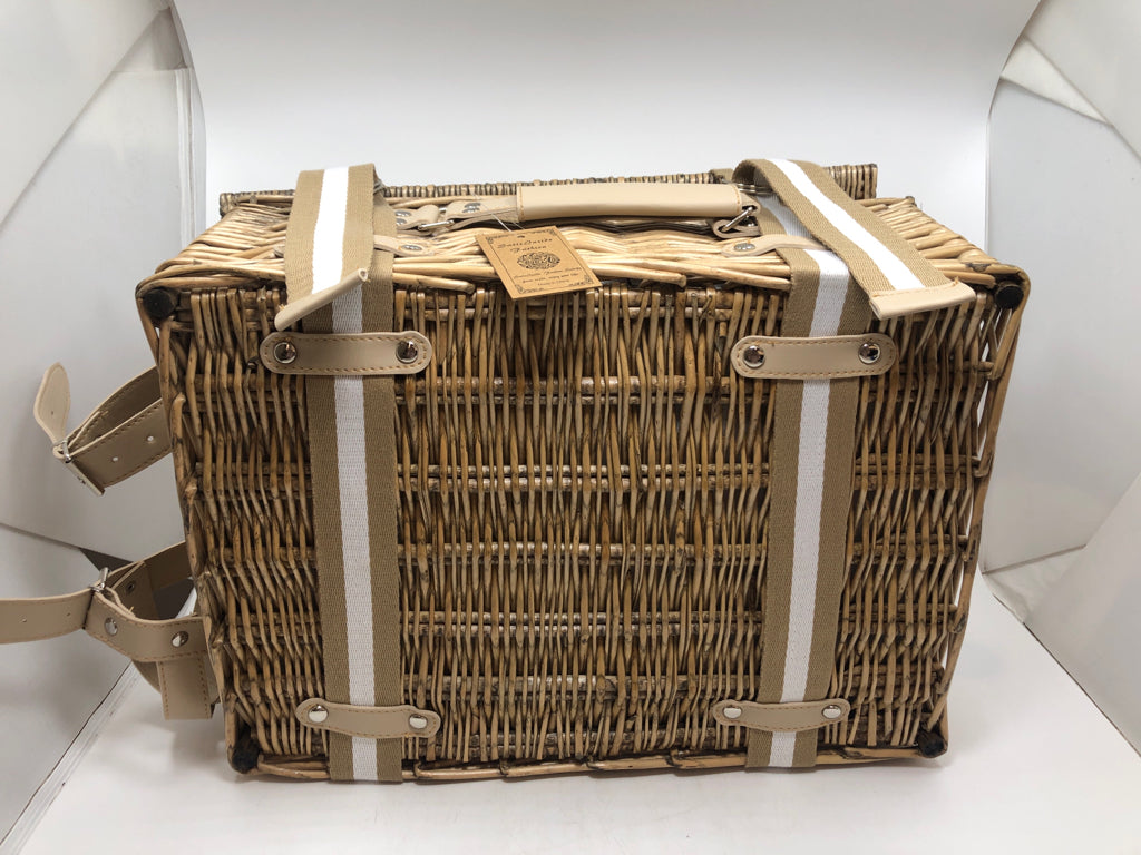 WICKER PICNIC BASKET KIT W/SVC FOR 2.