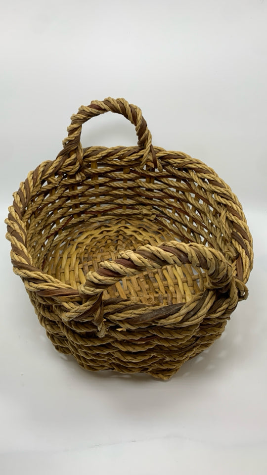 2-TONED WOVEN WICKER BASKET.