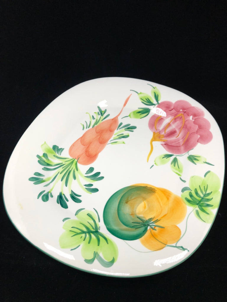 VEGETABLE PAINTED SERVING PLATE W/GREEN RIM.