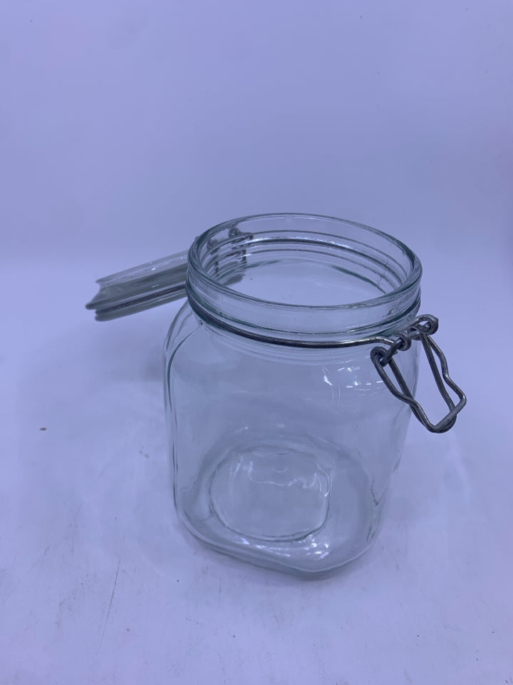TALL SQUARE CANISTER W METAL CLASP.