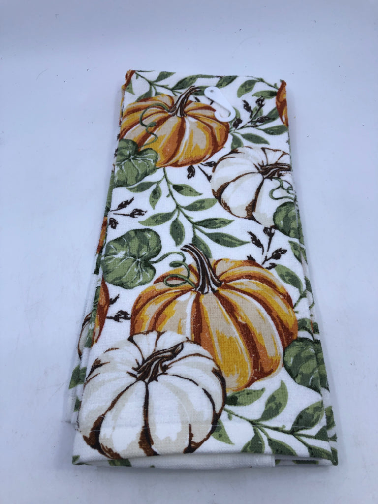 NEW ORANGE/WHITE PUMPKIN KITCHEN TOWEL SET