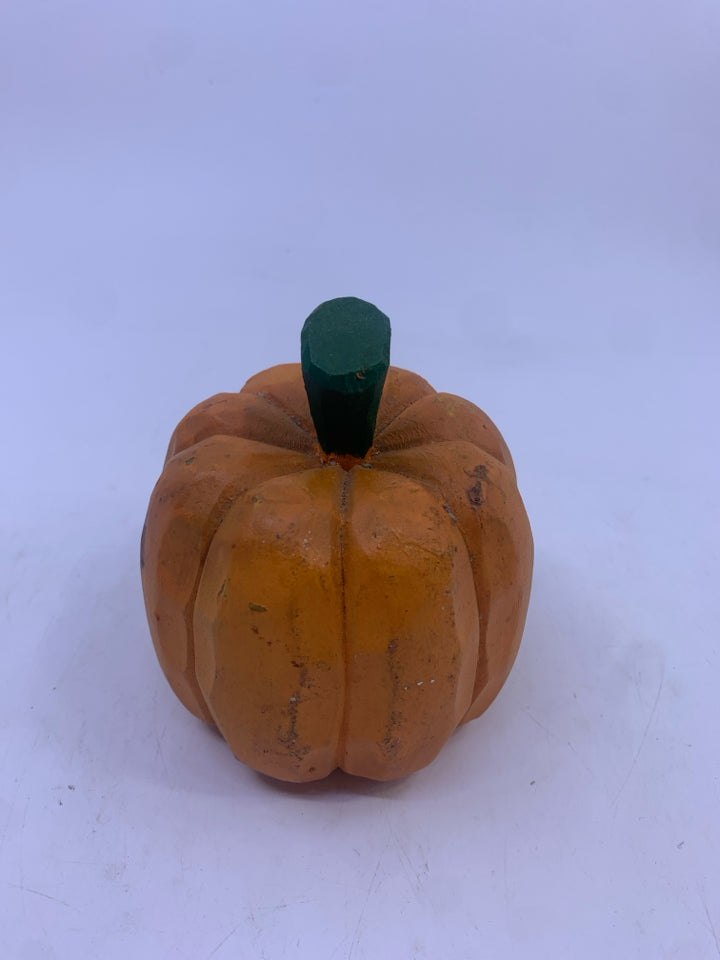 SMALL WOOD PUMPKIN.