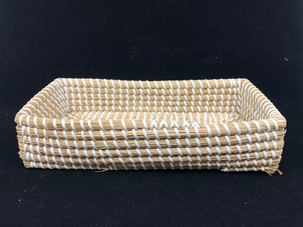 SHALLOW WOVEN RECTANGLE TRAY - WHITE WOVEN DESIGN.