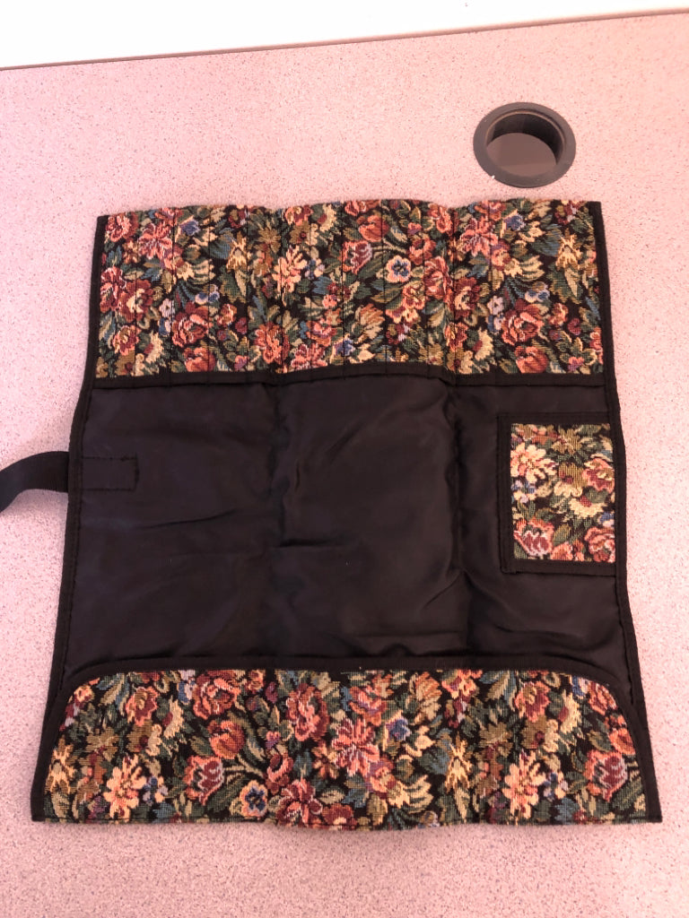 FLORAL FABRIC NEEDLE CARRYING CASE.