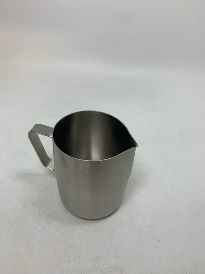 NEW STAINLESS STEEL MILK PITCHER FROTHER.