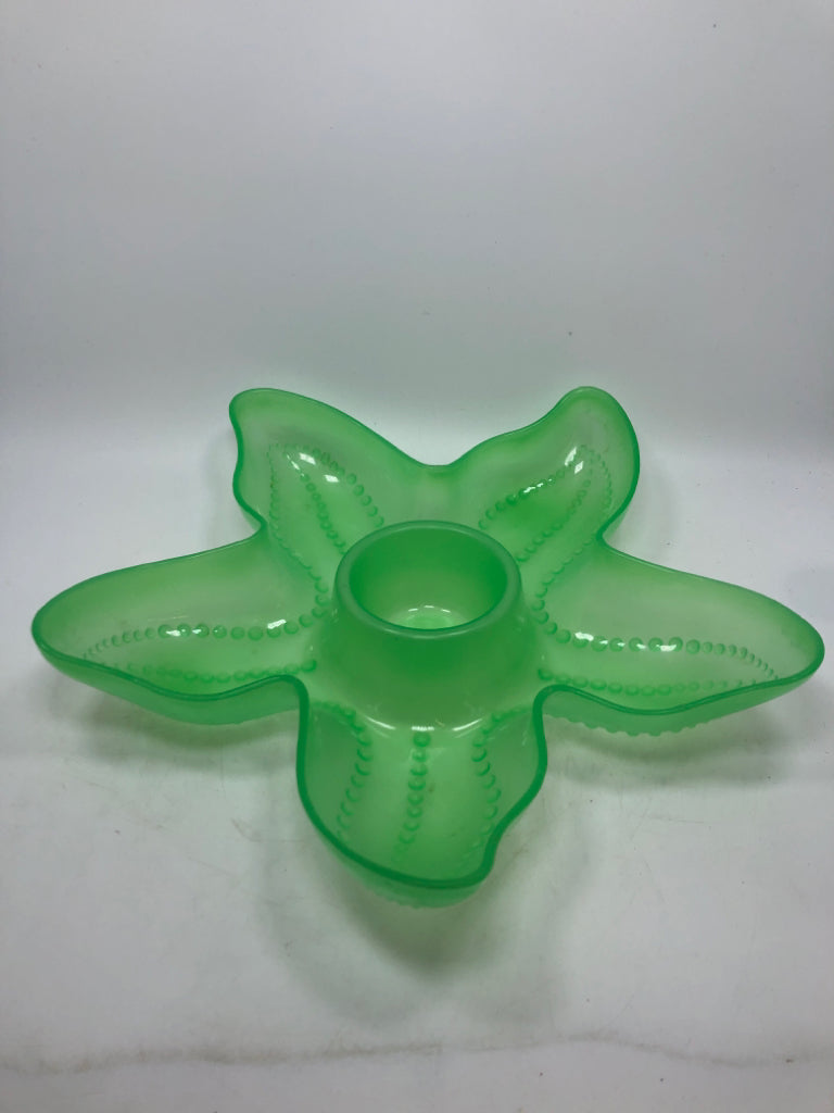 PLASTIC GREEN STARFISH CHIP/DIP SERVING TRAY.