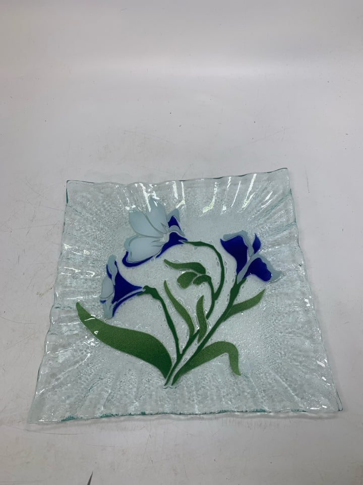 WHITE/DARK BLUE FUSED GLASS SQUARE PLATE.