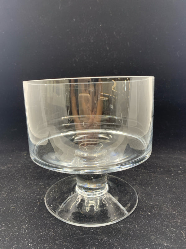 FOOTED THICK GLASS TRIFLE BOWL.