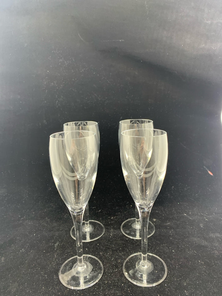 4 GLASS CHAMPAGNE GLASSES.