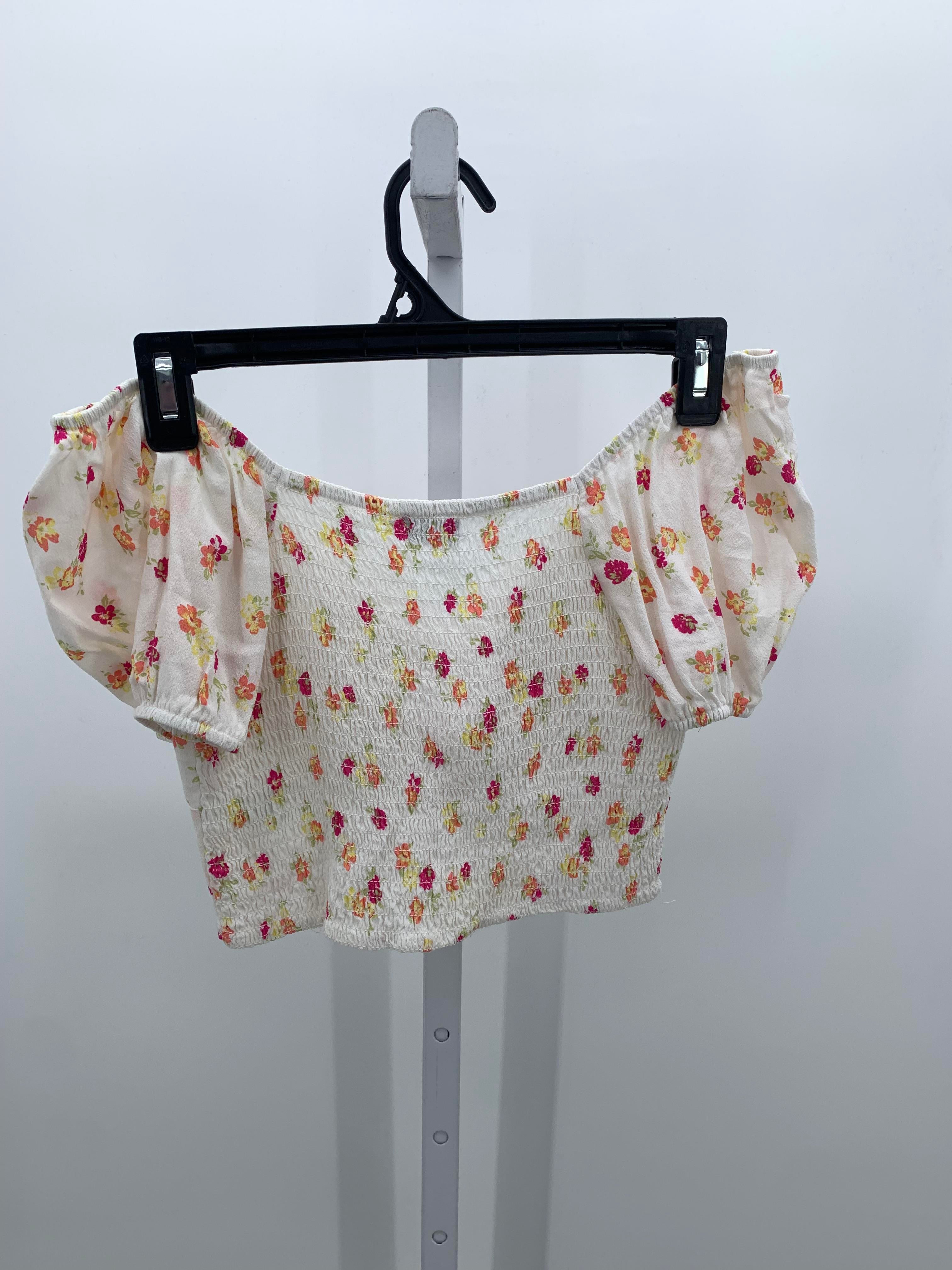 SO Size Small Juniors Short Sleeve Shirt