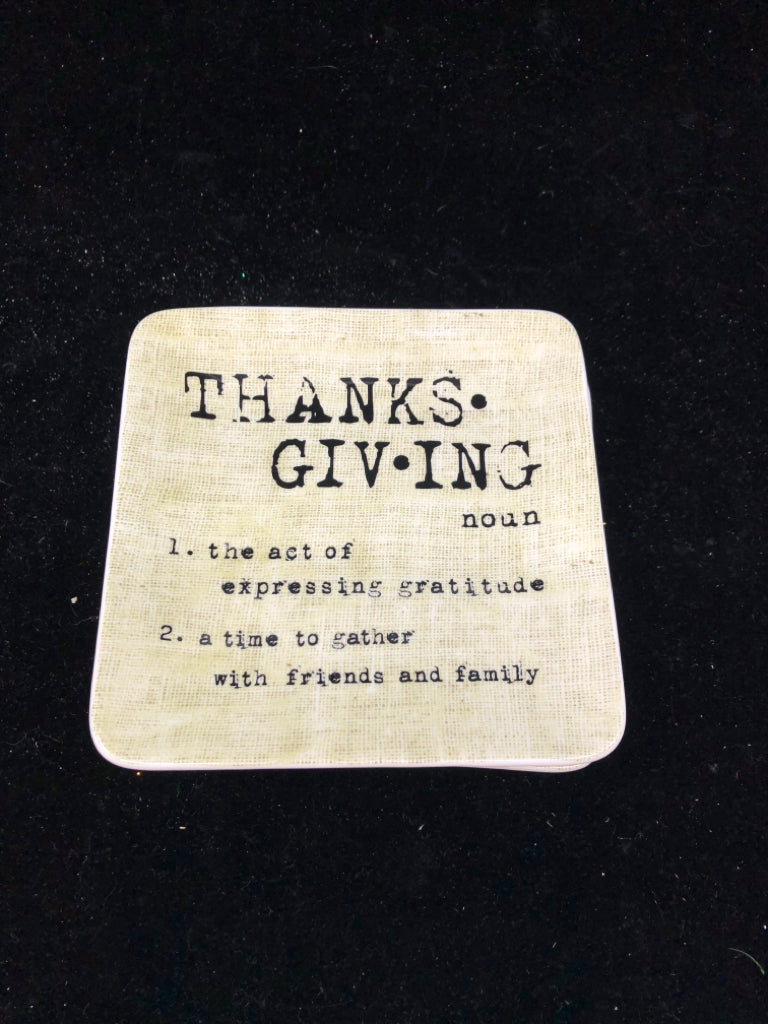 4 SQUARE THANKSGIVING SNACK PLATES DEFINITION.