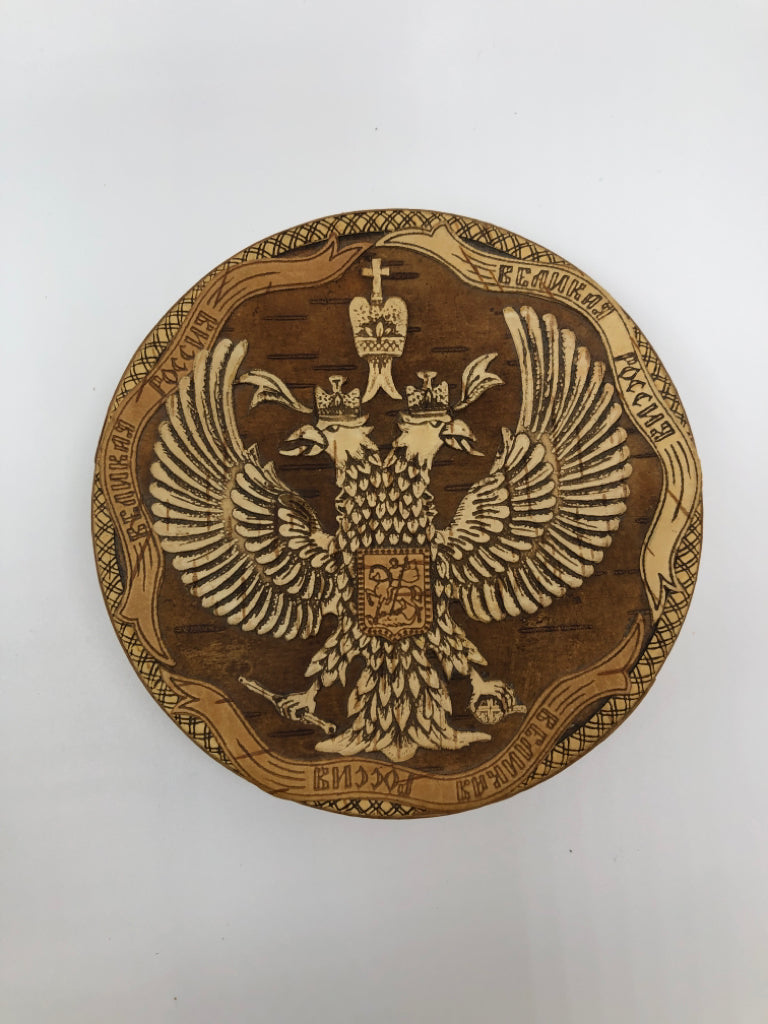ROUND WOOD BOX W/EAGLE EMBLEM.