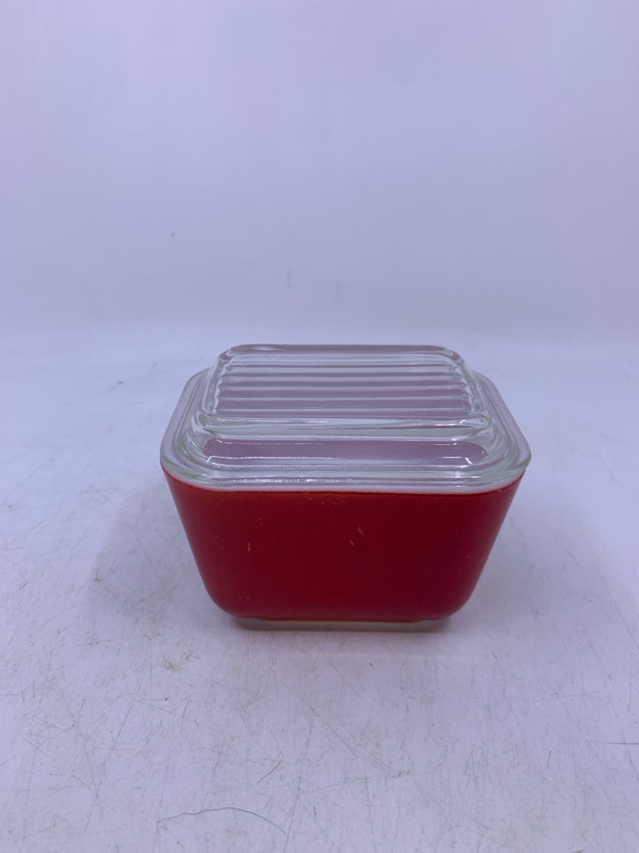 VTG SMALL RED SQUARE FRIDGE DISH W LID.