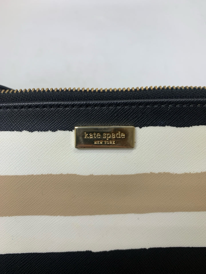 Tan White Black Wristlet