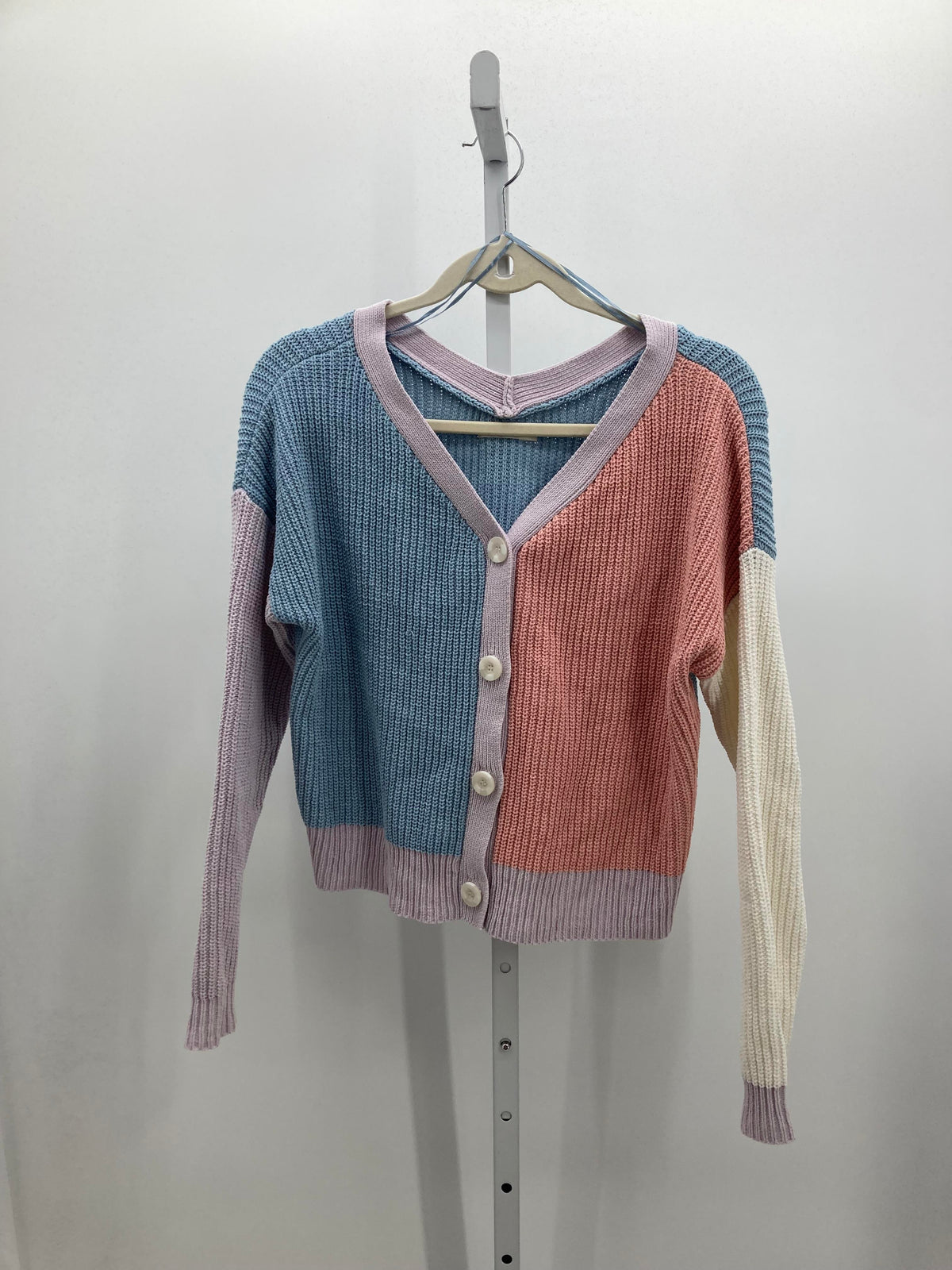 moon & madison Size Medium Juniors Long Sleeve Sweater