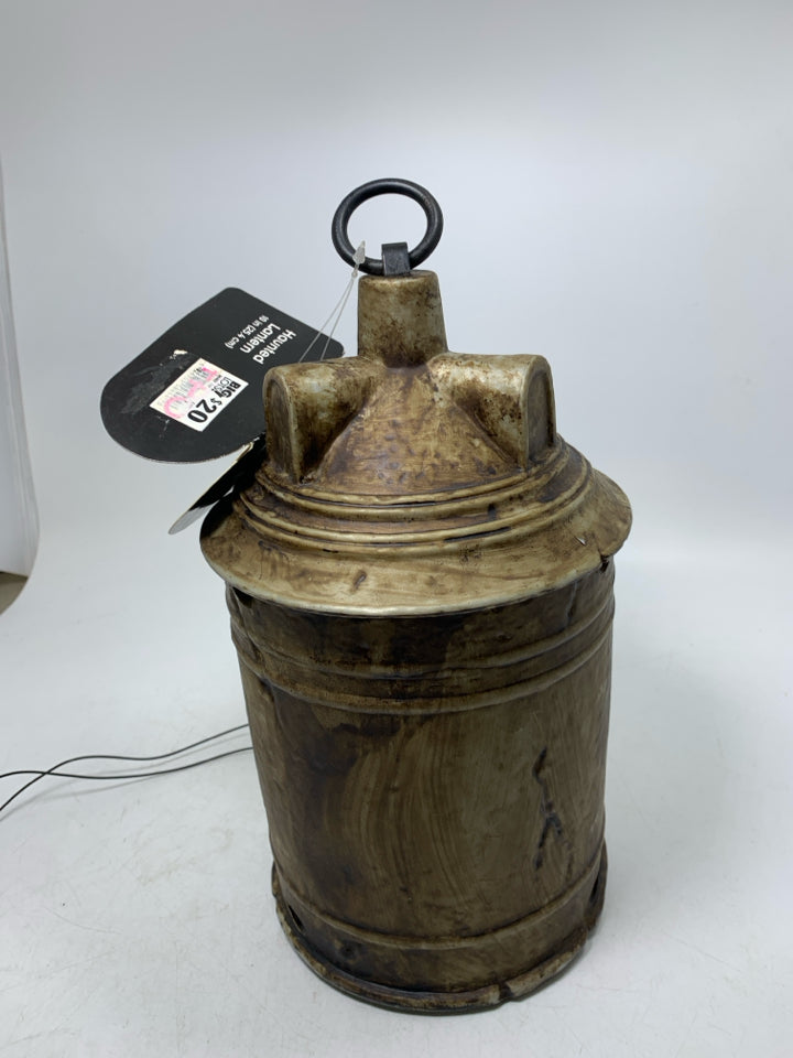 NWT PLASTIC ANIMATRONIC HAUNTED LANTERN NEEDS BATTERIES.