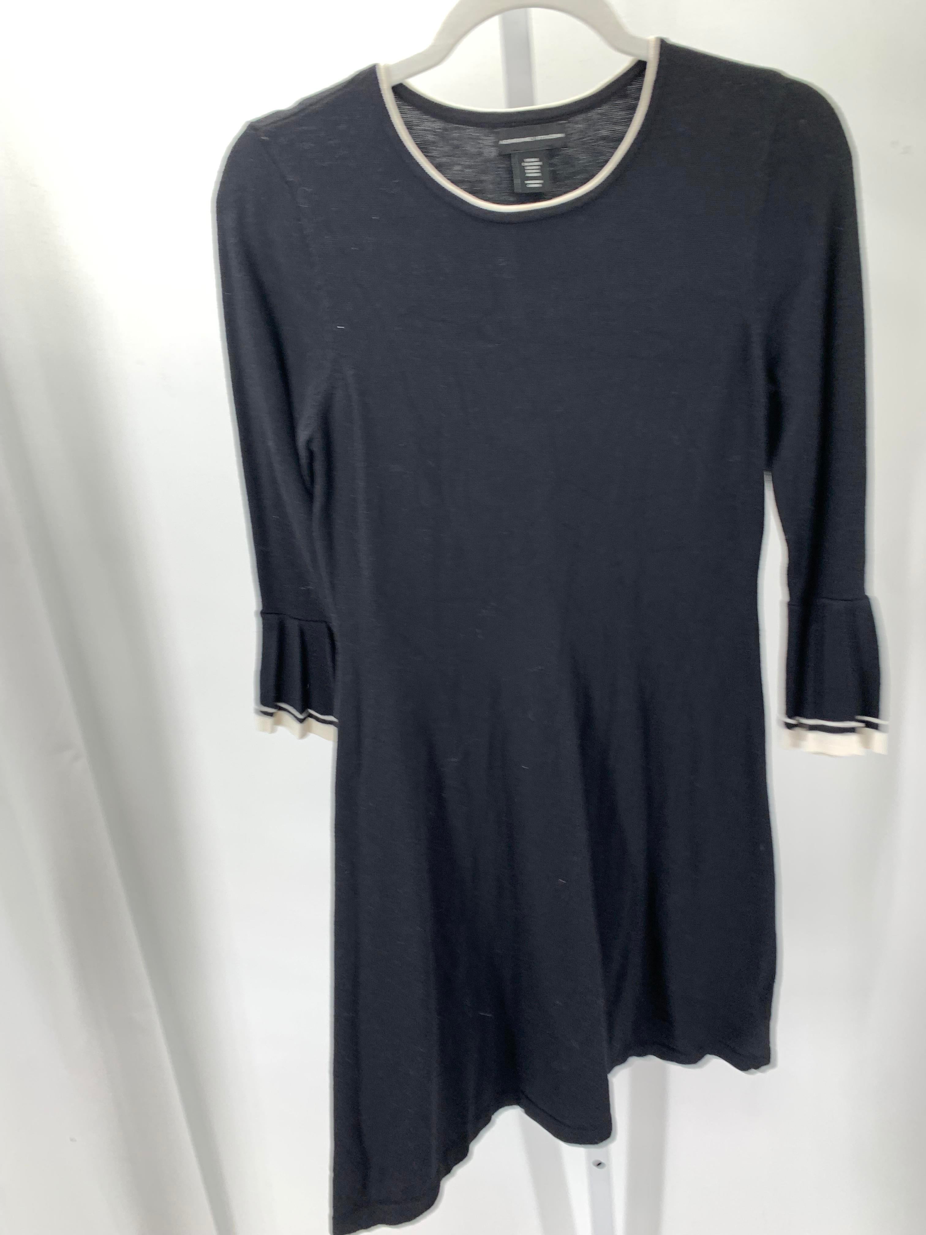 Adrienne Vittadini Size Medium Misses Long Sleeve Dress