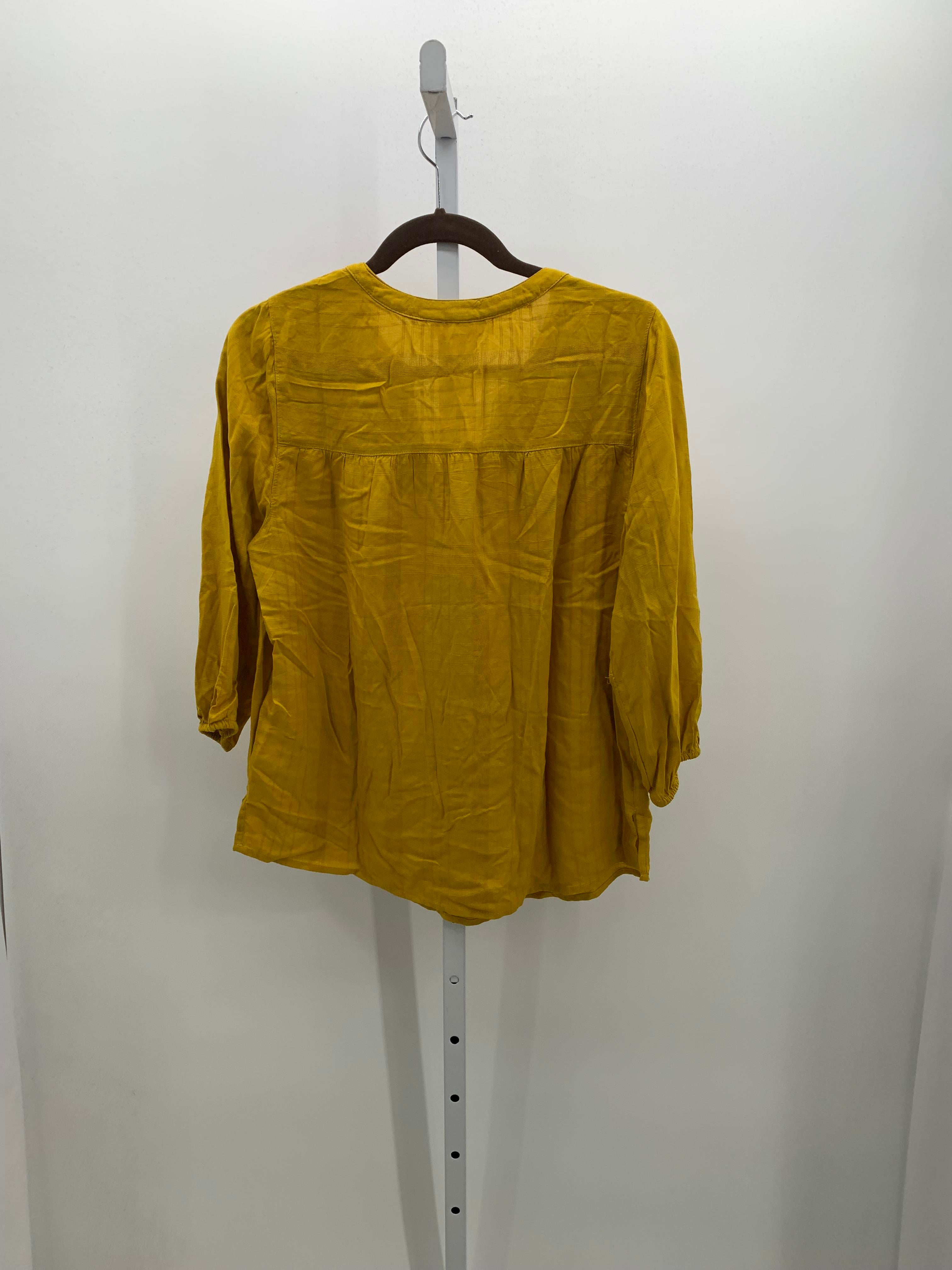 Time and Tru Size Medium Misses 3/4 Sleeve Shirt