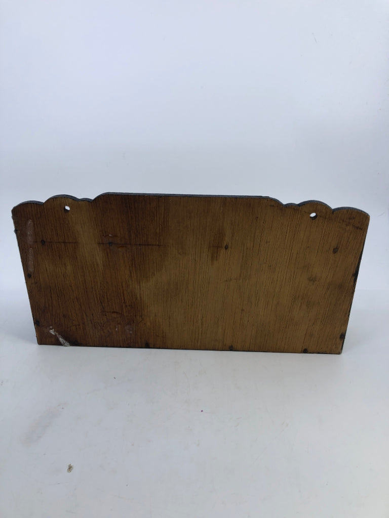 VTG WOODEN SPICE RACK W CERAMIC CONTAINERS.