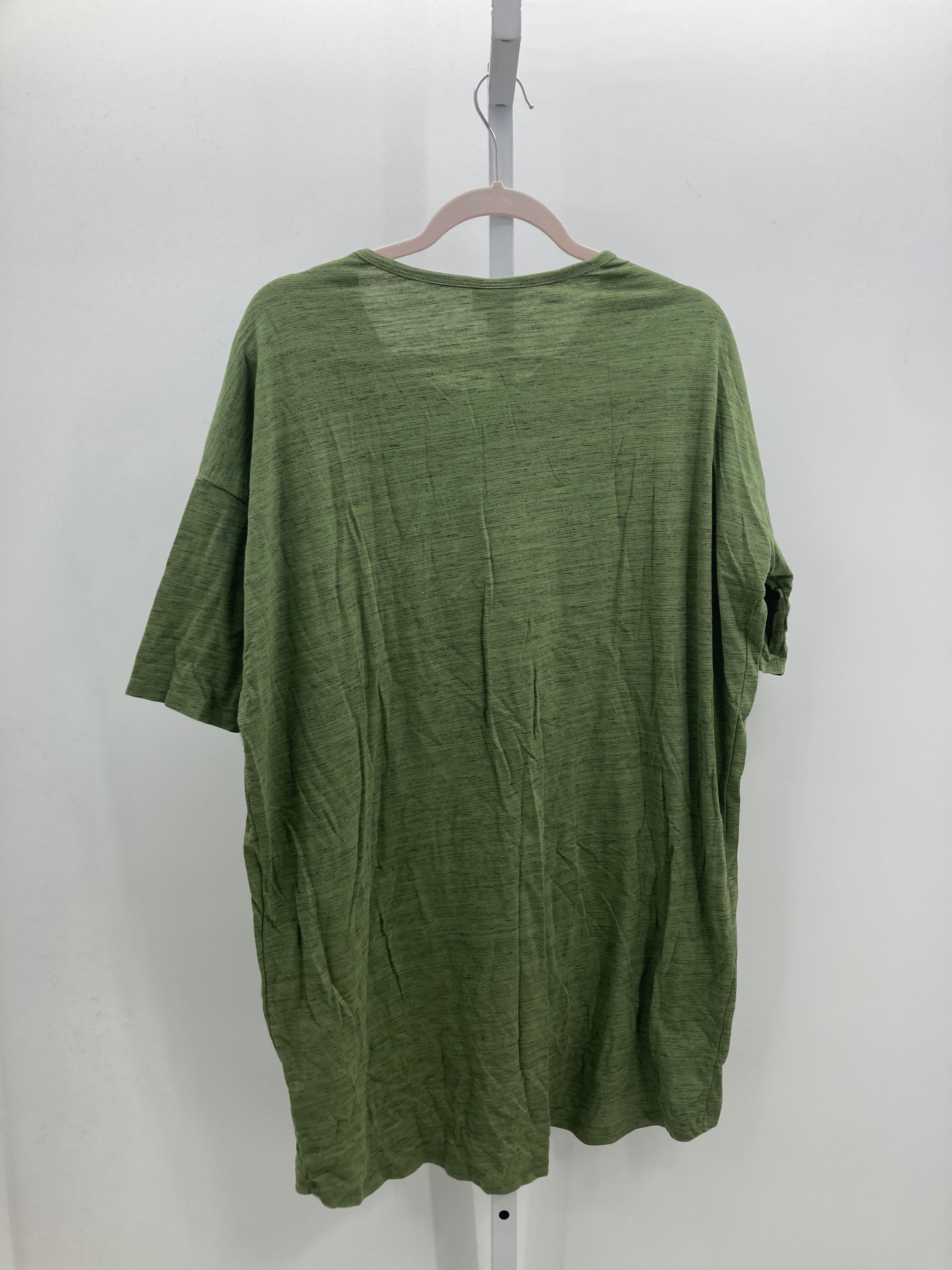 Lularoe Size Medium Misses Short Sleeve Shirt
