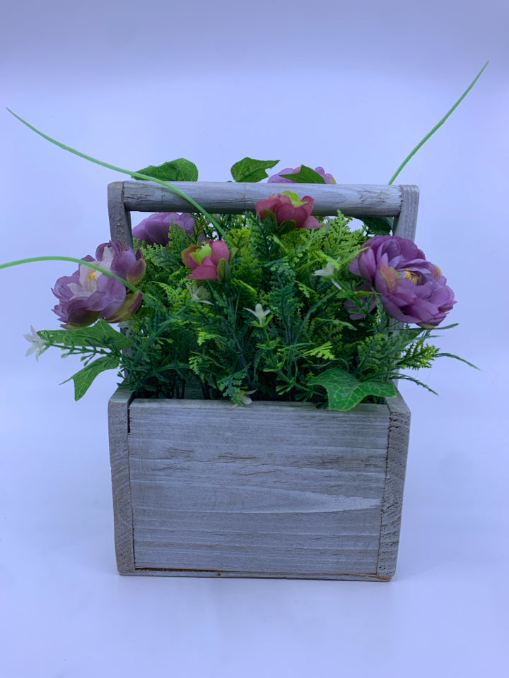 FAUX PURPLE FLOWERS IN WHITE WOOD BOX W HANDLE.