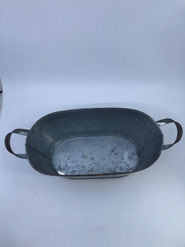 OVAL GALVANIZED METAL CONTAINER W/ HANDLES.