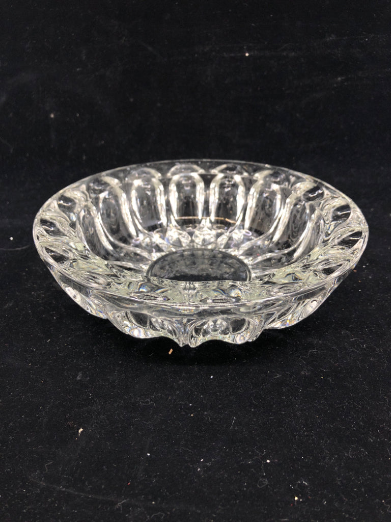 LIGHT WEIGHT GLASS BOWL.