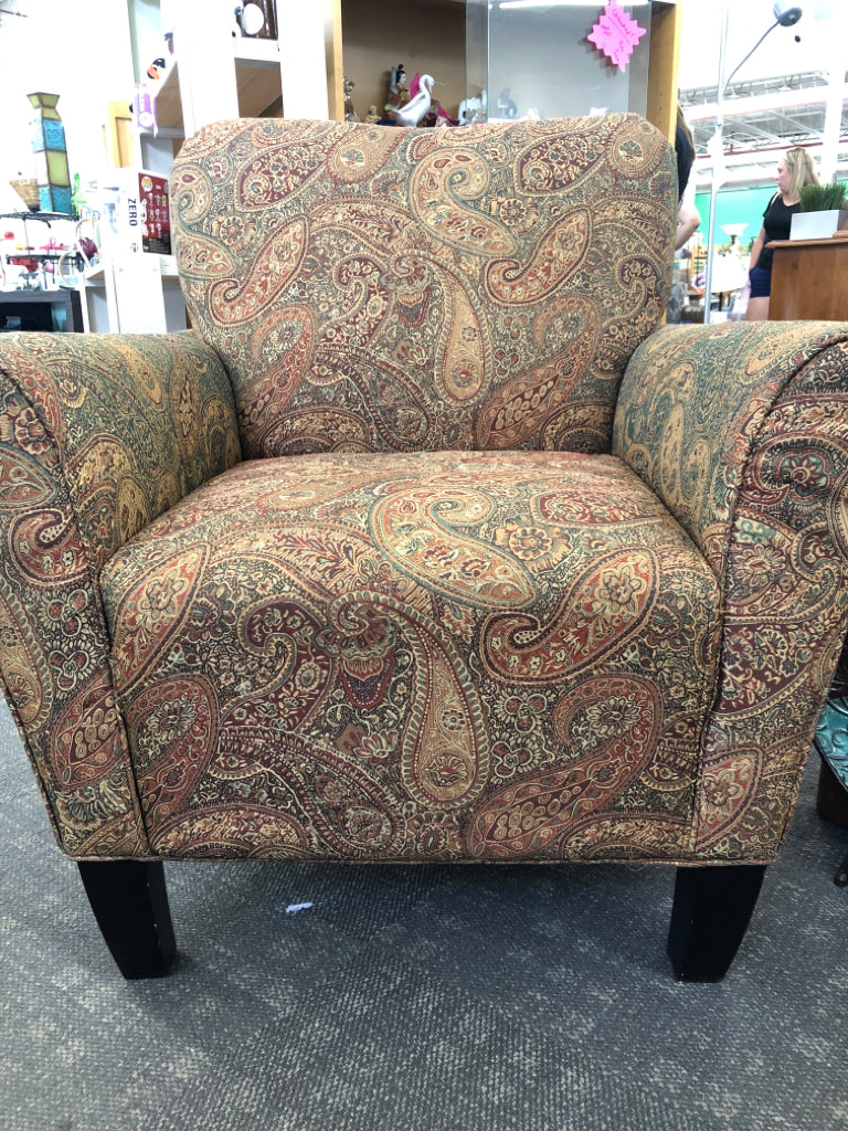 PAISLEY PRINTED ACCENT CHAIR.