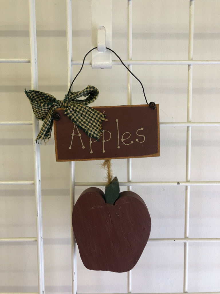 WOOD APPLES PRIMITIVE WALL HANGING.