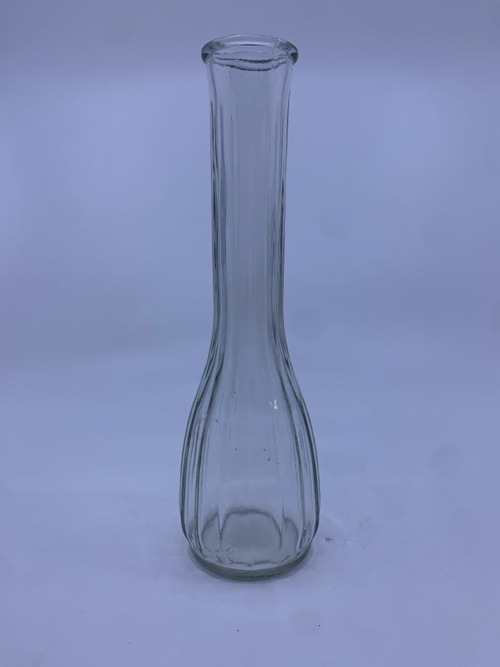 CLEAR GLASS RIBBED LONG NECK VASE.