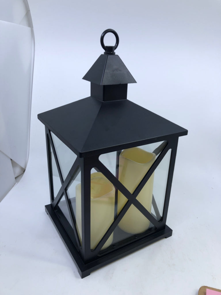 PLASTIC BLACK 3 CANDLE LANTERN BATTERY POWERED.