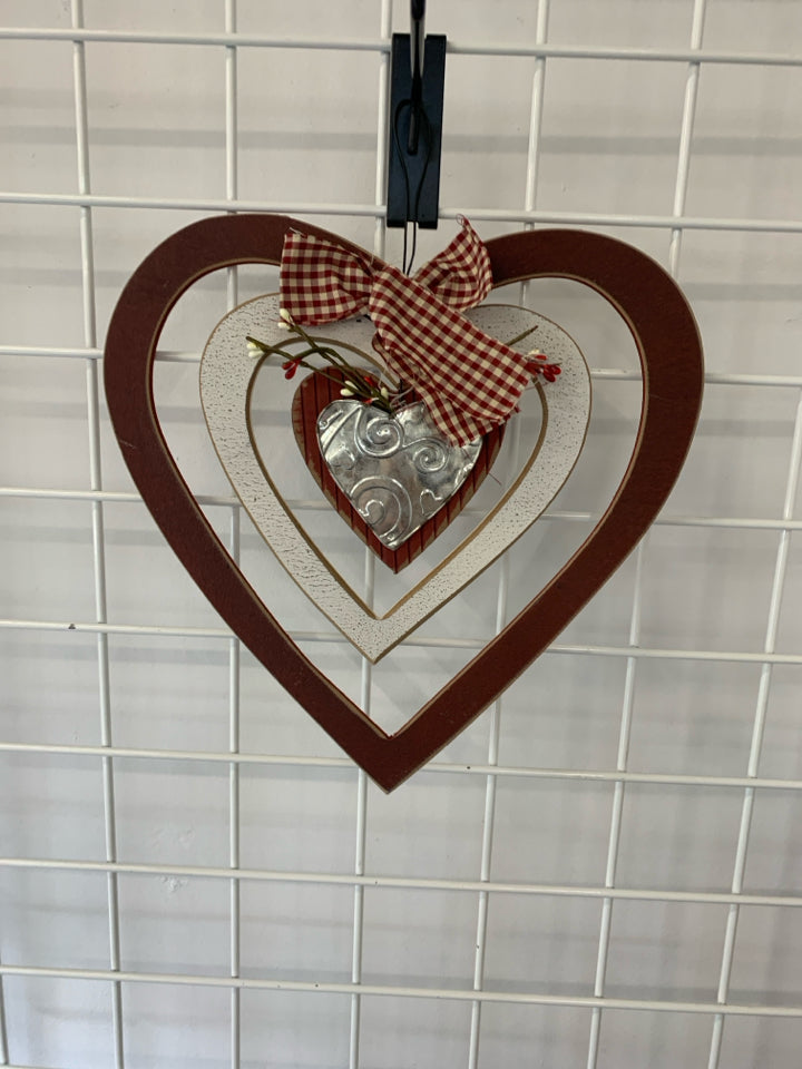 RED PRIMITIVE HEART WALL HANGING.