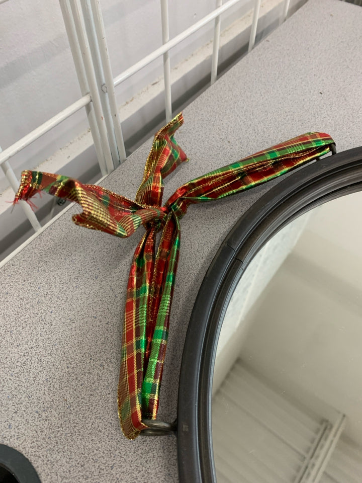 CIRCLE WALL MIRROR W/RIBBON.