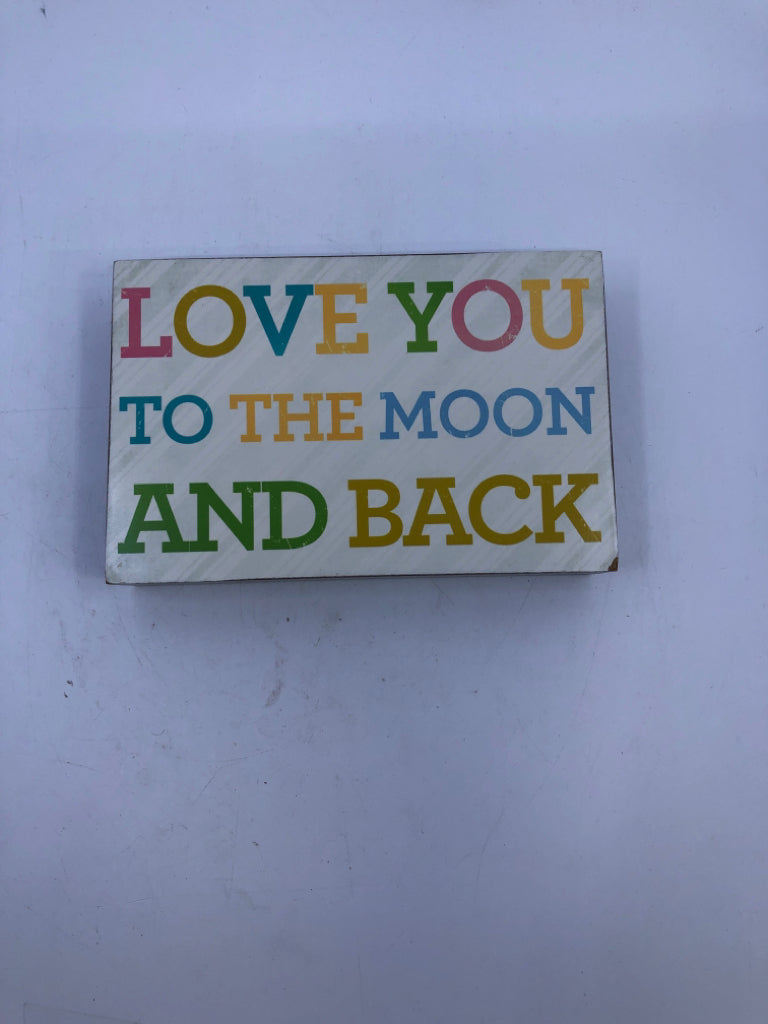 LOVE YOU COLORFUL BLOCK SIGN.