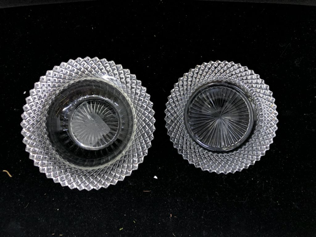 2PC GLASS CANDLE PLATE.