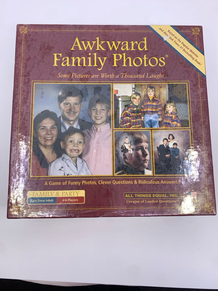 NIB AWKWARD FAMILY PHOTOS.