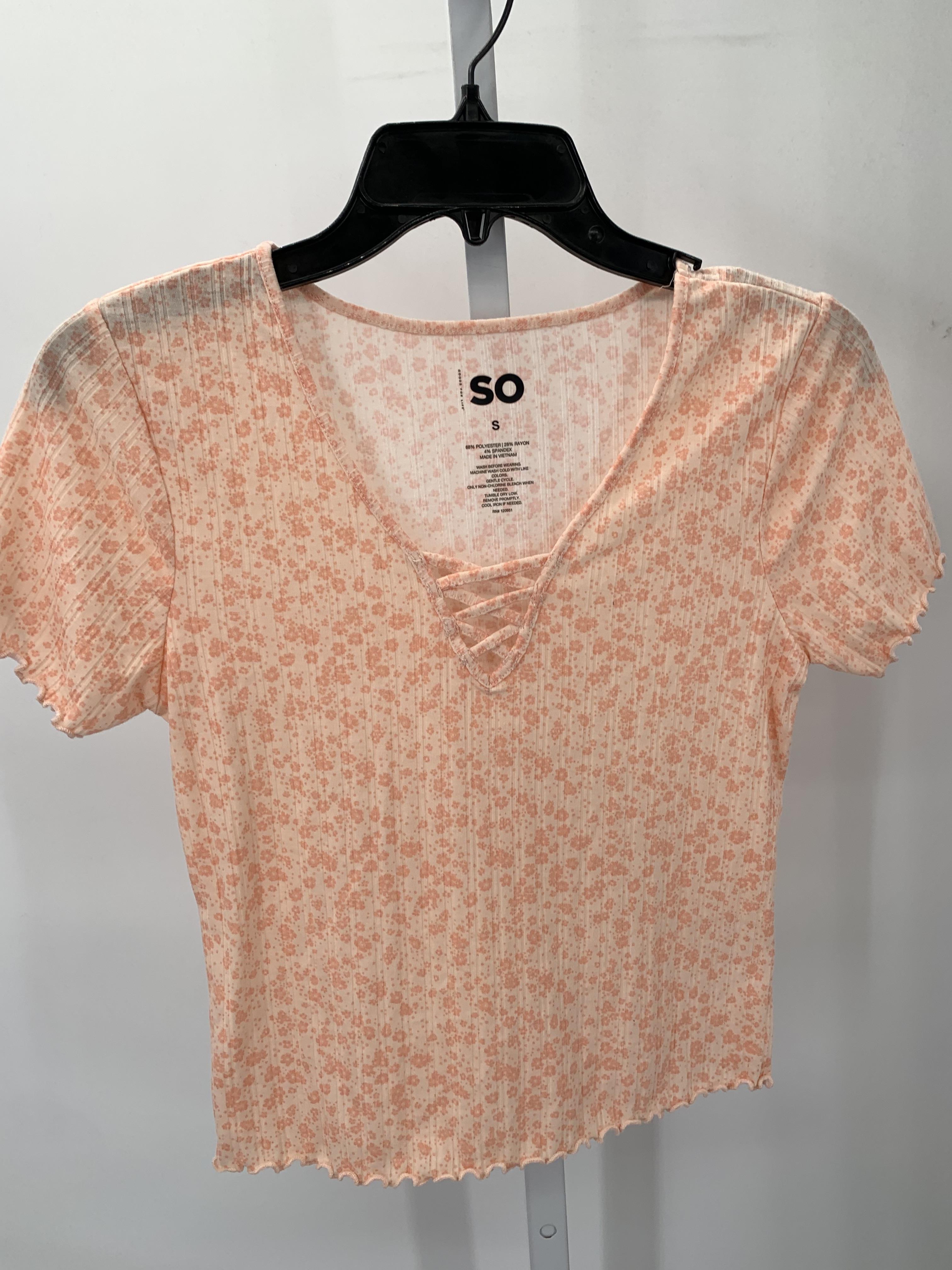 SO Size Small Juniors Short Sleeve Shirt