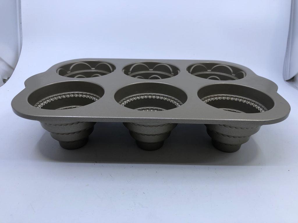 NORDICWARE TIERED CAKELET PAN.