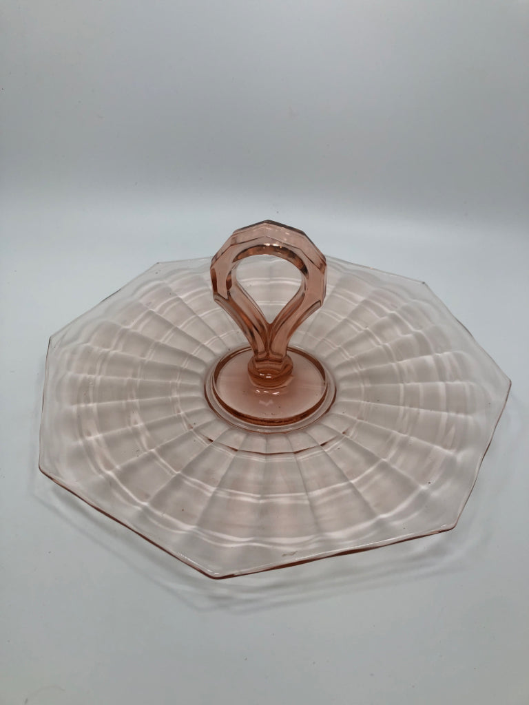VTG PINK OCTAGONAL SRVG TRAY W/LOOP HANDLE.