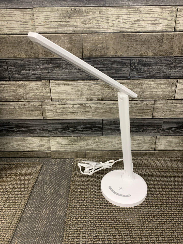 LED DESK LAMP